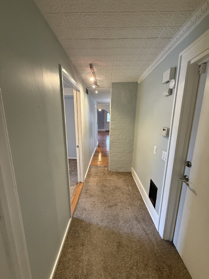 243 Merriman St - Photo 7 of 9