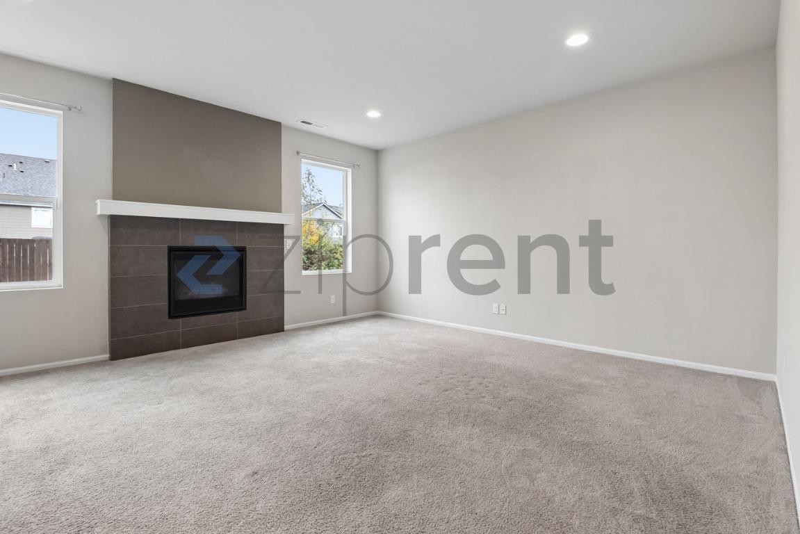 18802 106th Avenue Ct E #18802 - Photo 4 of 27