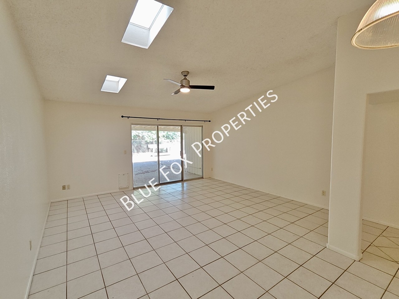 7001 N Village View Dr - Photo 3 of 23