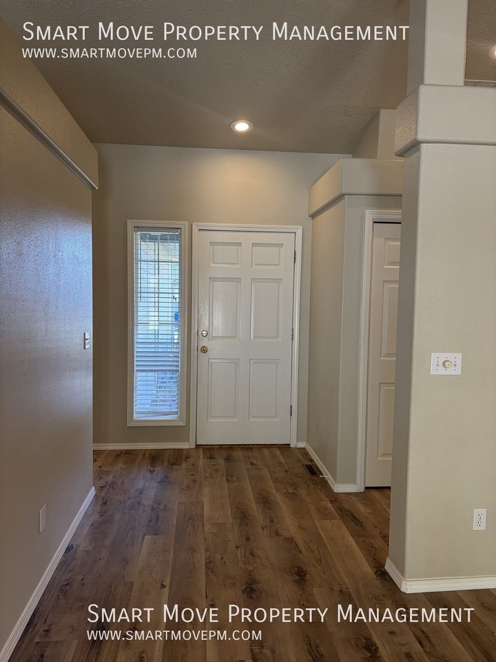 10890 W Tidewater Ct - Photo 4 of 35