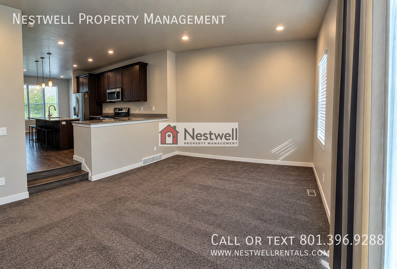 1040 W Painted Horse Ln - Photo 4 of 21