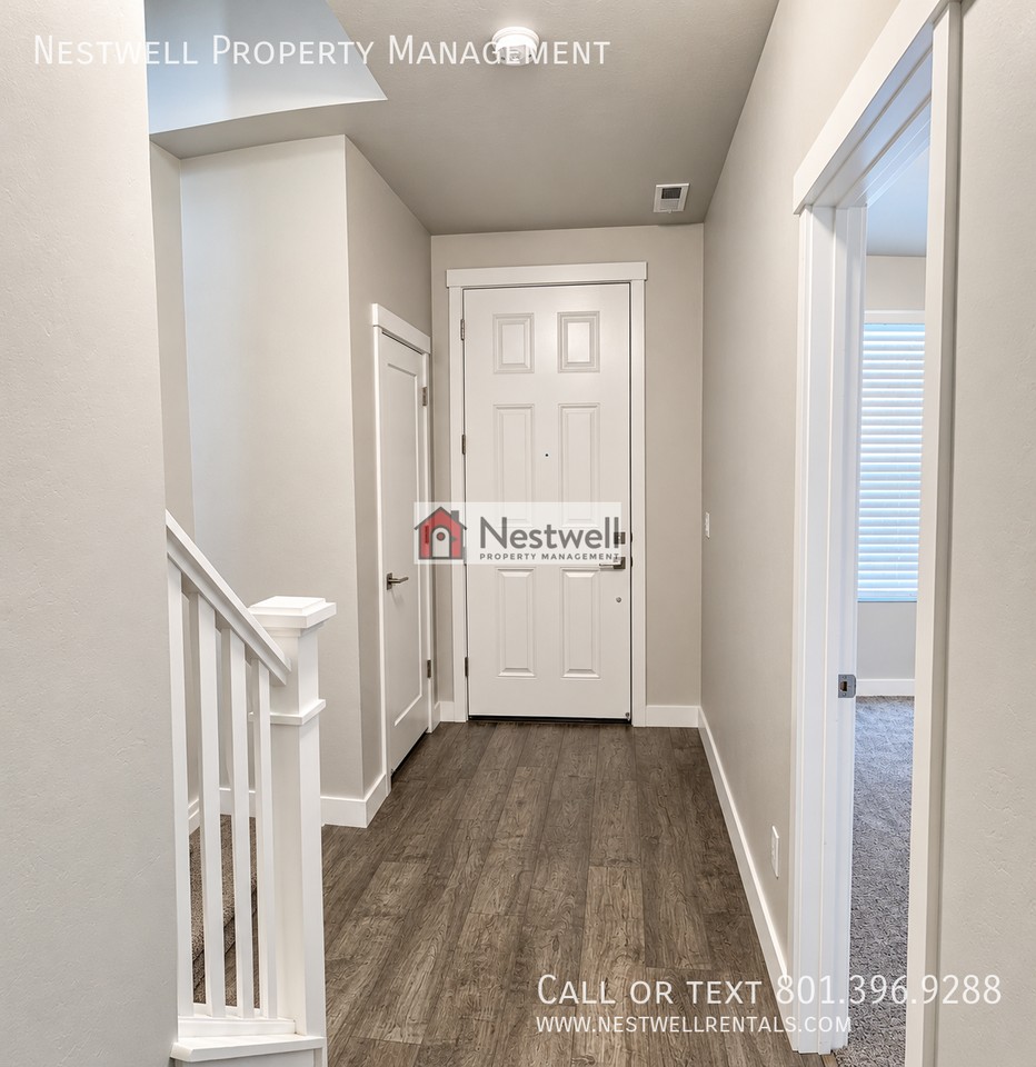 1040 W Painted Horse Ln - Photo 6 of 21