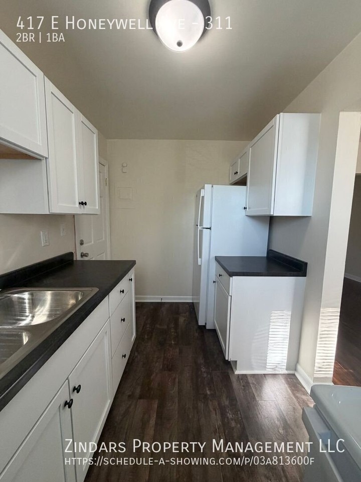 417 E Honeywell Ave #311 - Photo 3 of 8