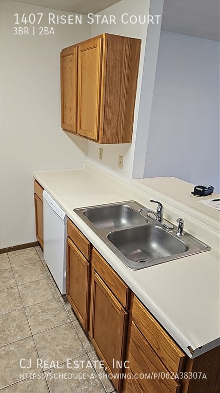 1407 Risen Star Ct - Photo 3 of 9