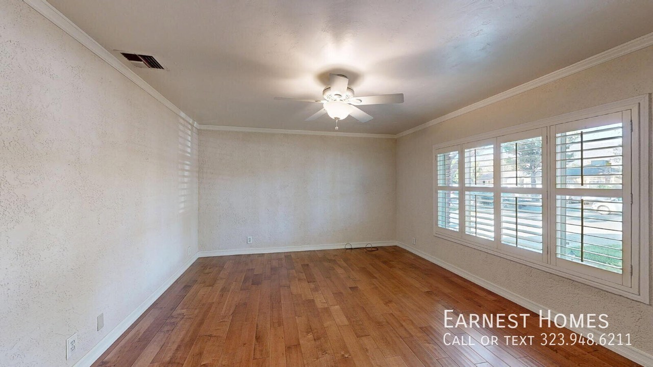 819 N Keystone St - Photo 2 of 28