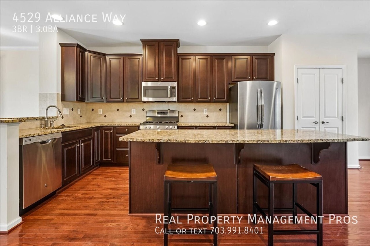 4529 Alliance Way - Photo 3 of 33