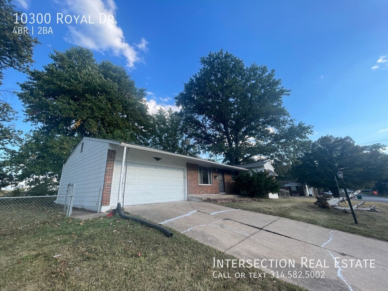 10300 Royal Dr - Photo 3 of 26