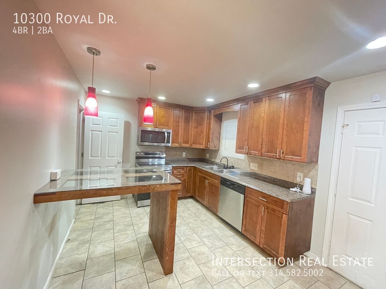 10300 Royal Dr - Photo 7 of 26