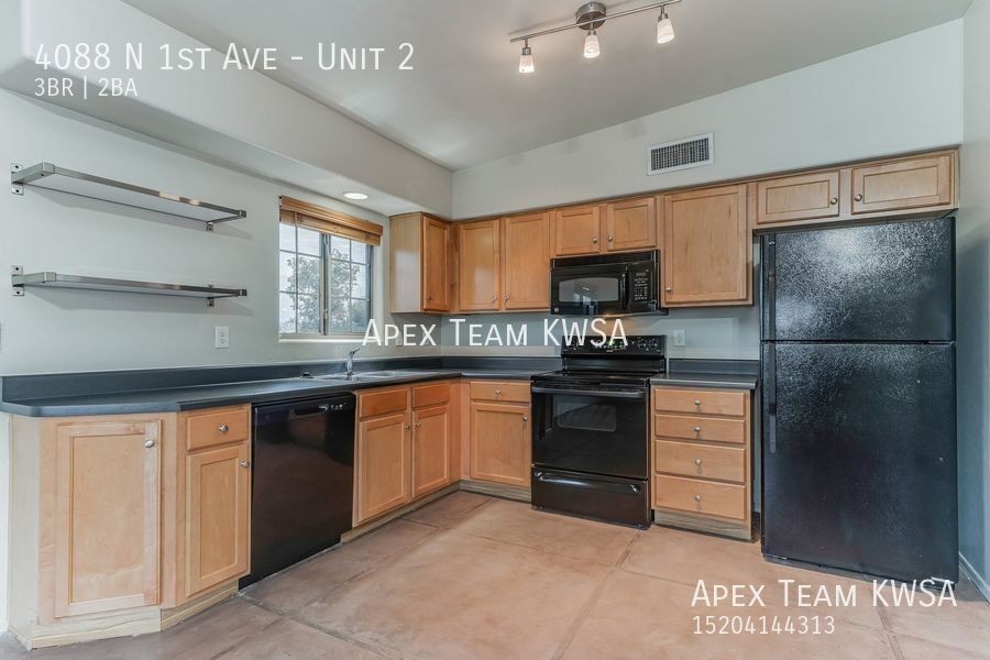 4088 N 1st Ave #2 - Photo 3 of 32
