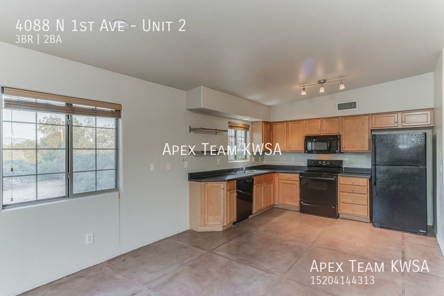 4088 N 1st Ave #2 - Photo 4 of 32