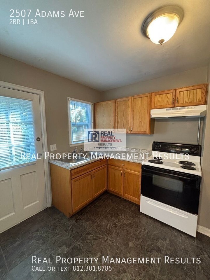 2507 Adams Ave - Photo 5 of 14