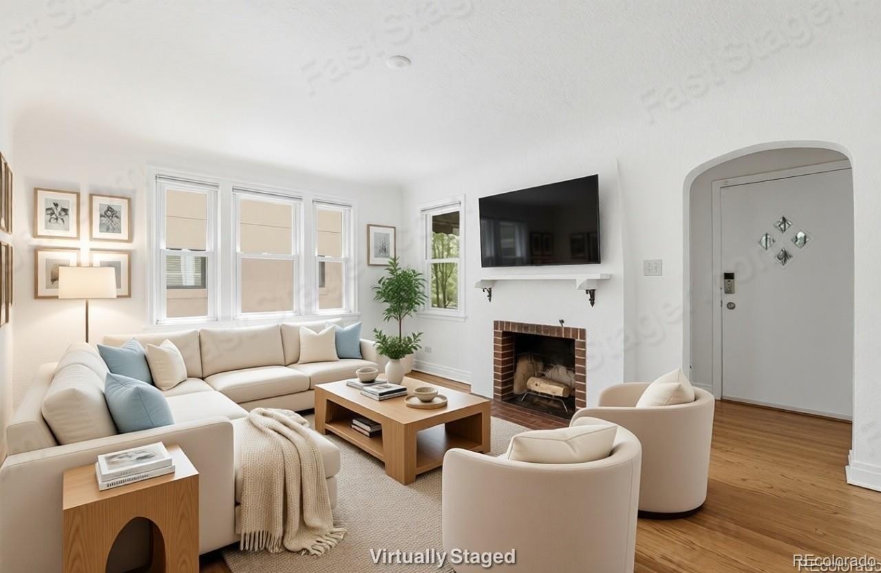 1208 S Elizabeth St - Photo 2 of 37