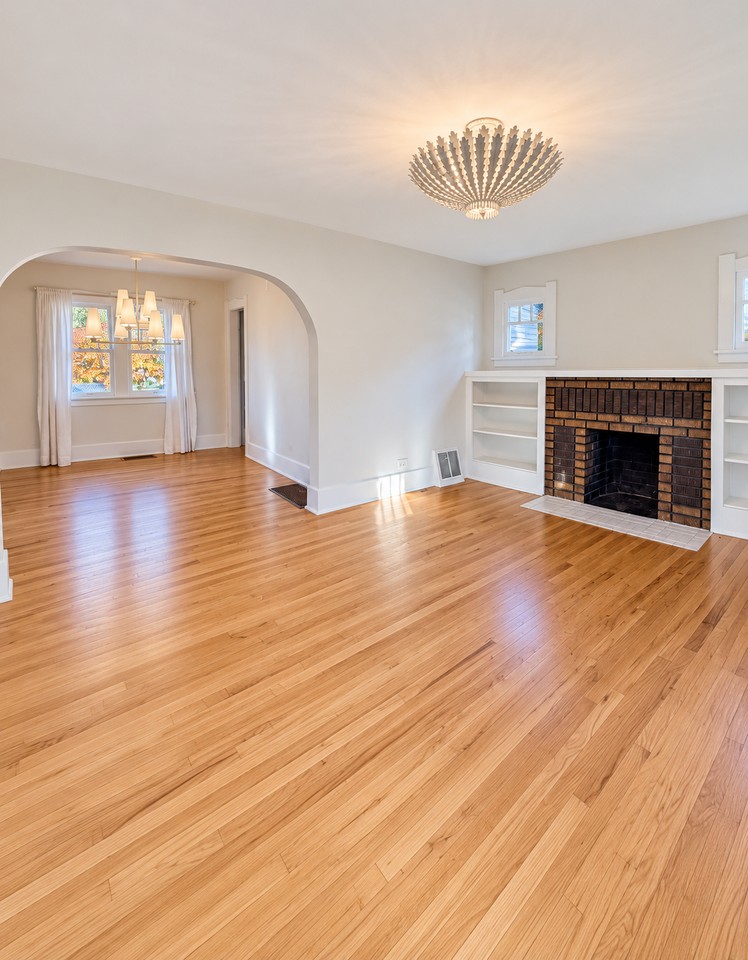1911 S Corona St - Photo 2 of 17
