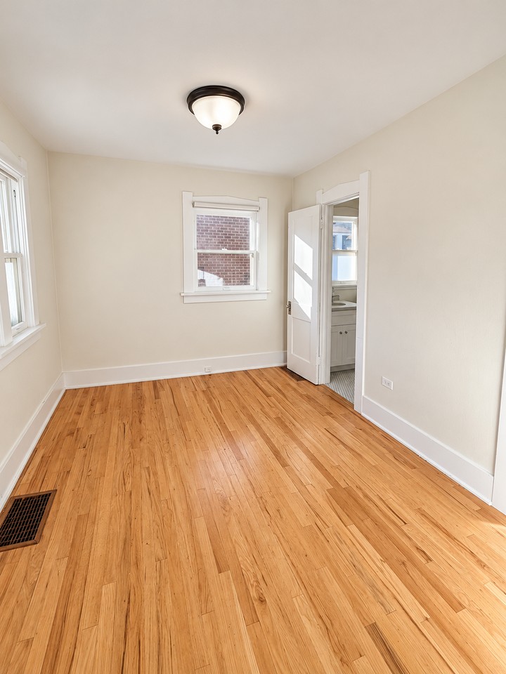 1911 S Corona St - Photo 5 of 17