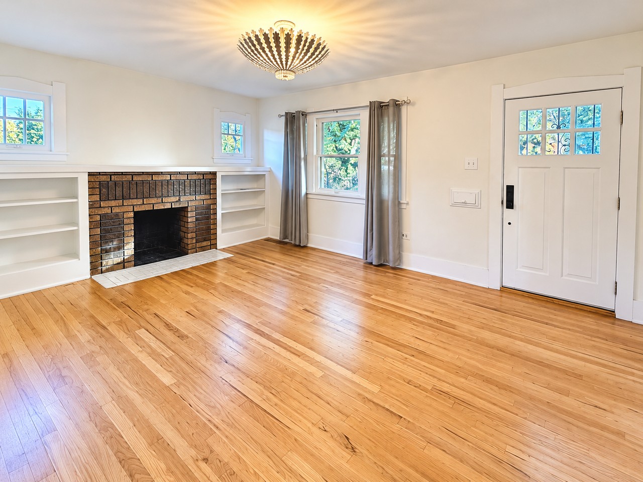 1911 S Corona St - Photo 7 of 17
