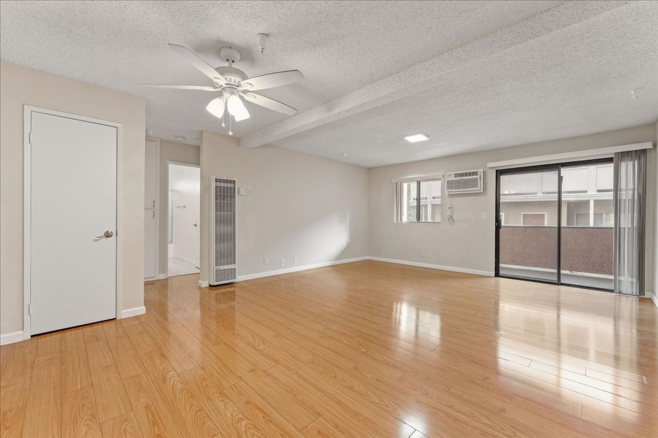 144 N Michigan Ave #05