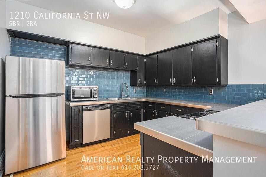 1210 California St Nw - Photo 4 of 23