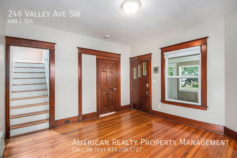 246 Valley Ave Sw - Photo 2 of 19