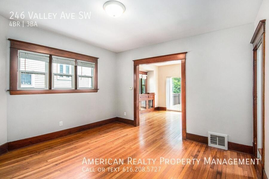 246 Valley Ave Sw - Photo 7 of 19
