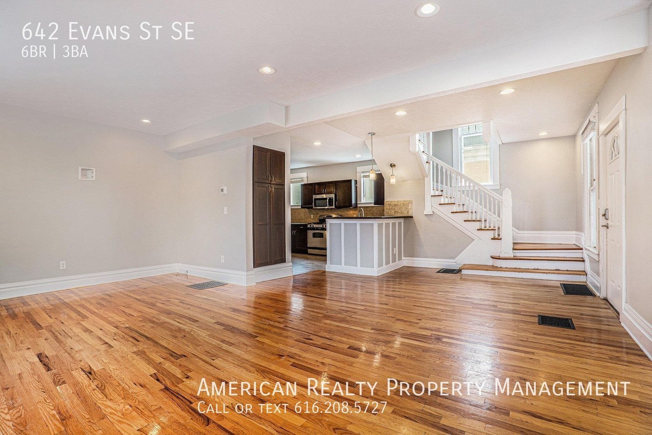 642 Evans St Se - Photo 7 of 26
