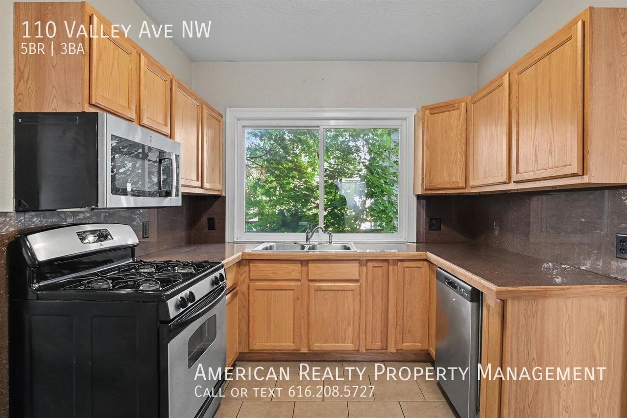 110 Valley Ave Nw - Photo 4 of 20