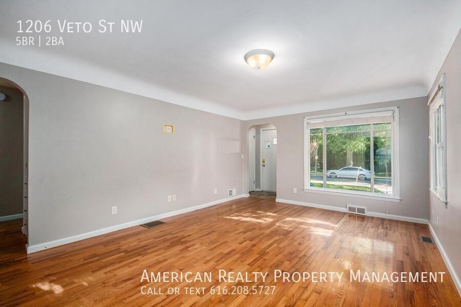 1206 Veto St Nw - Photo 5 of 19