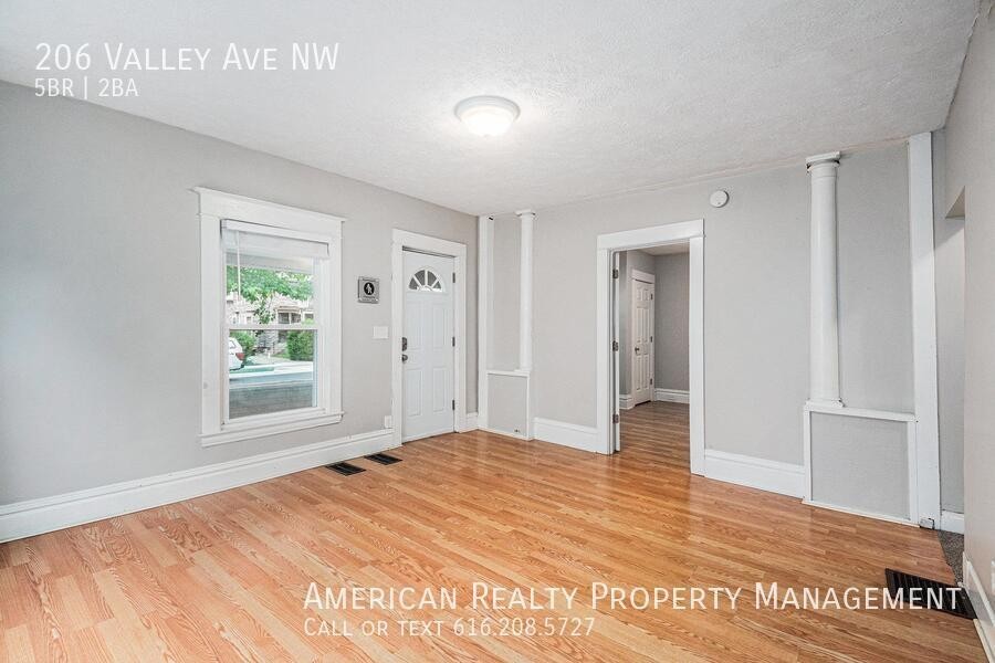 206 Valley Ave Nw - Photo 6 of 19