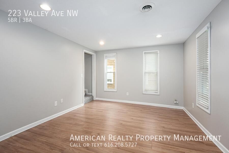 223 Valley Ave Nw - Photo 2 of 17
