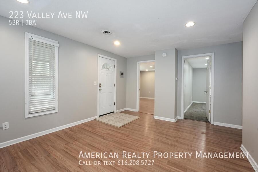 223 Valley Ave Nw - Photo 7 of 17