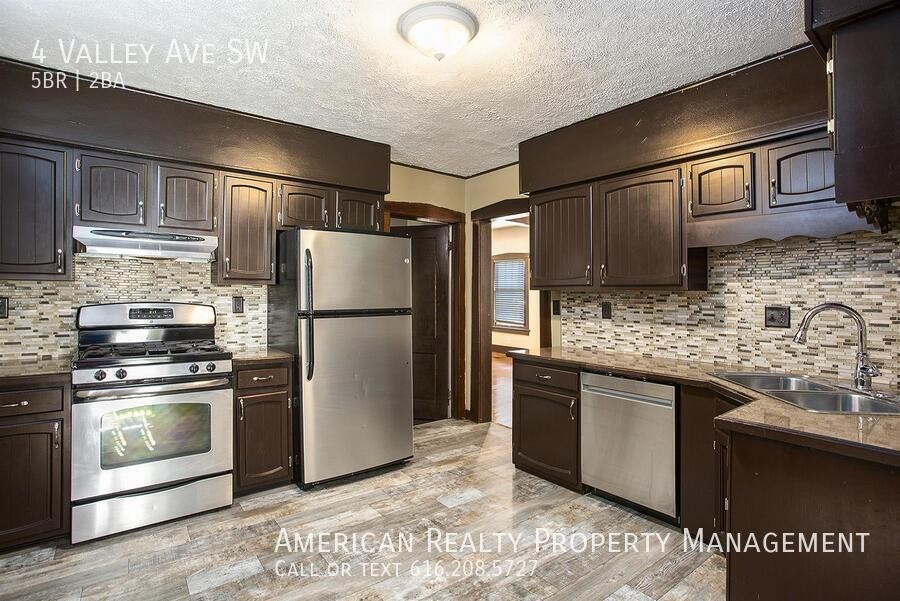 4 Valley Ave Sw - Photo 4 of 21