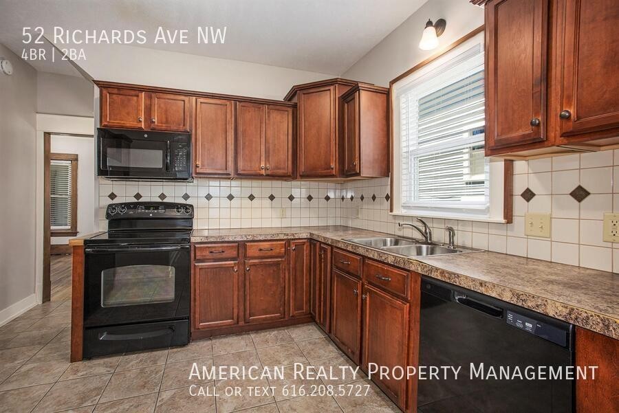 52 Richards Ave Nw - Photo 4 of 19