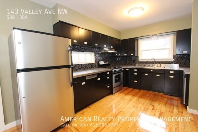 143 Valley Ave Nw - Photo 2 of 19