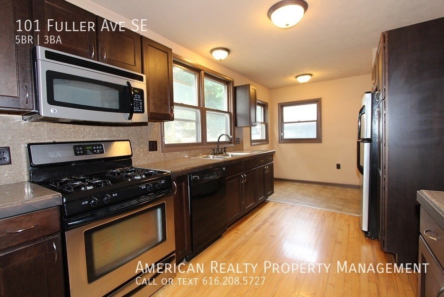 101 Fuller Ave Se - Photo 2 of 20