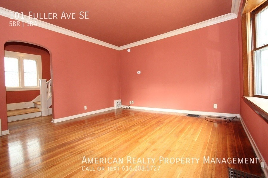 101 Fuller Ave Se - Photo 6 of 20