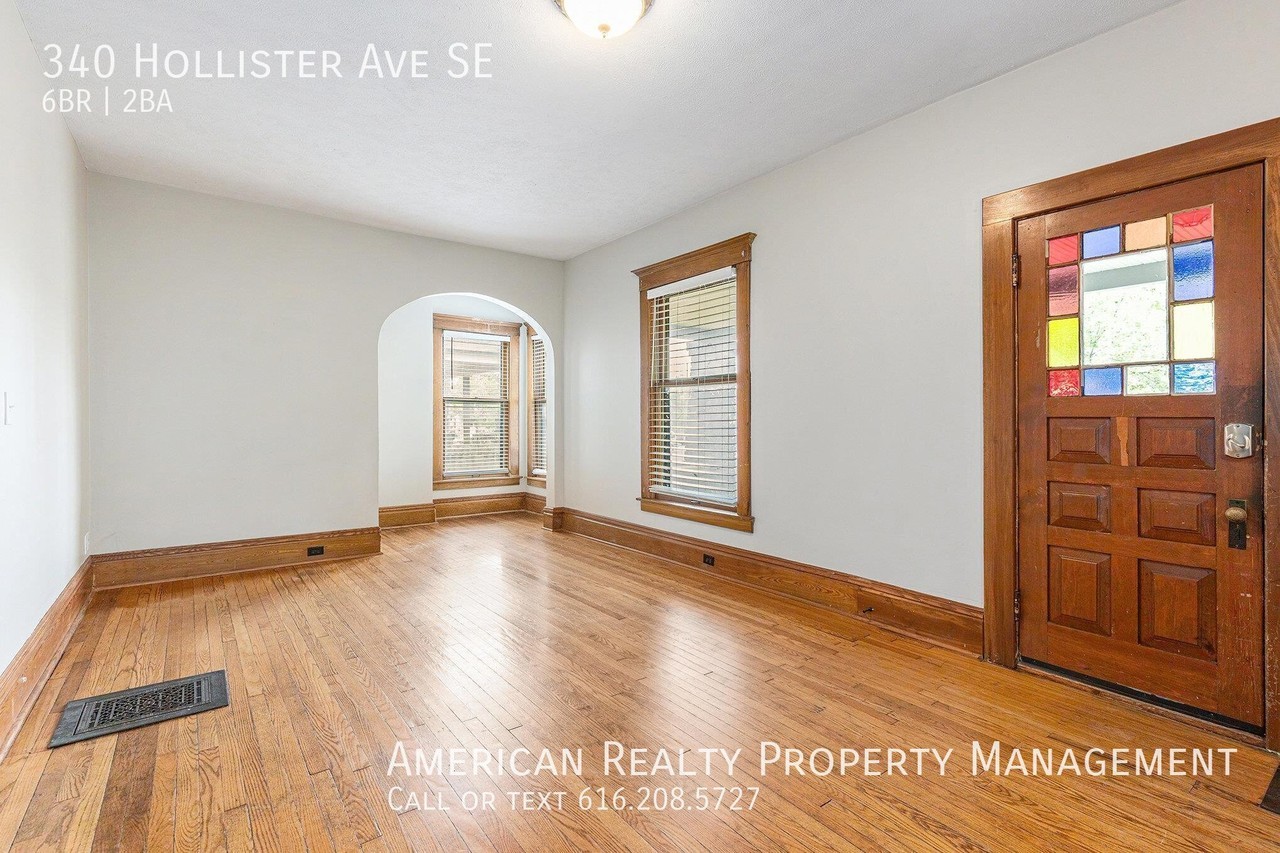 340 Hollister Ave Se - Photo 4 of 23