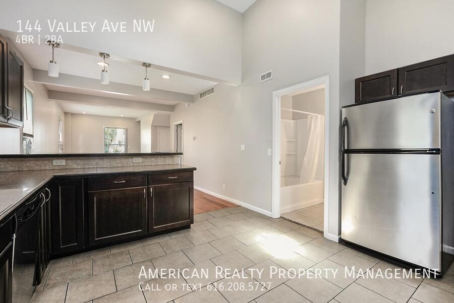 144 Valley Ave Nw - Photo 5 of 18
