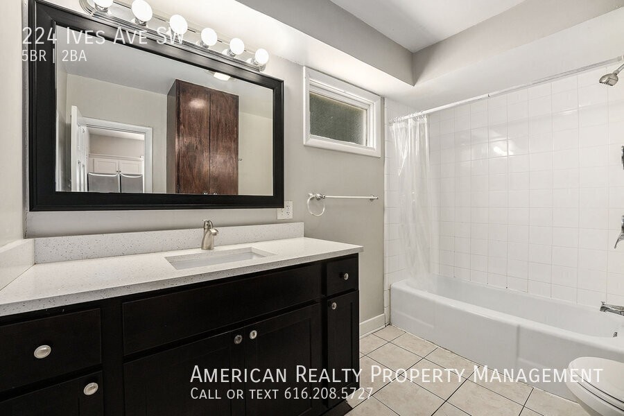 224 Ives Ave Sw - Photo 7 of 17
