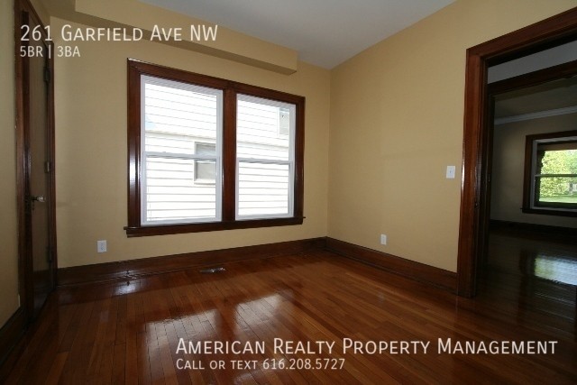 261 Garfield Ave Nw - Photo 7 of 20