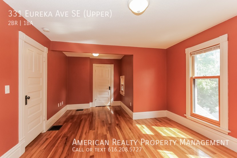 331 Eureka Ave Se - Photo 2 of 12
