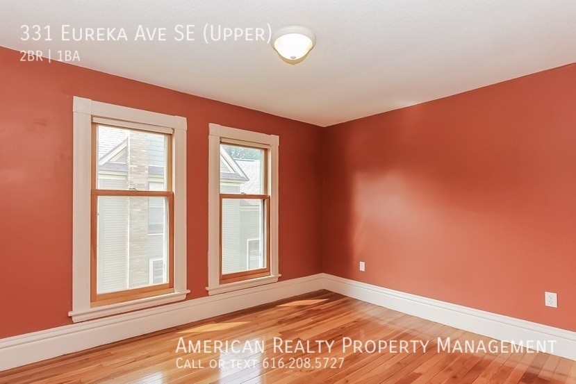 331 Eureka Ave Se - Photo 4 of 12