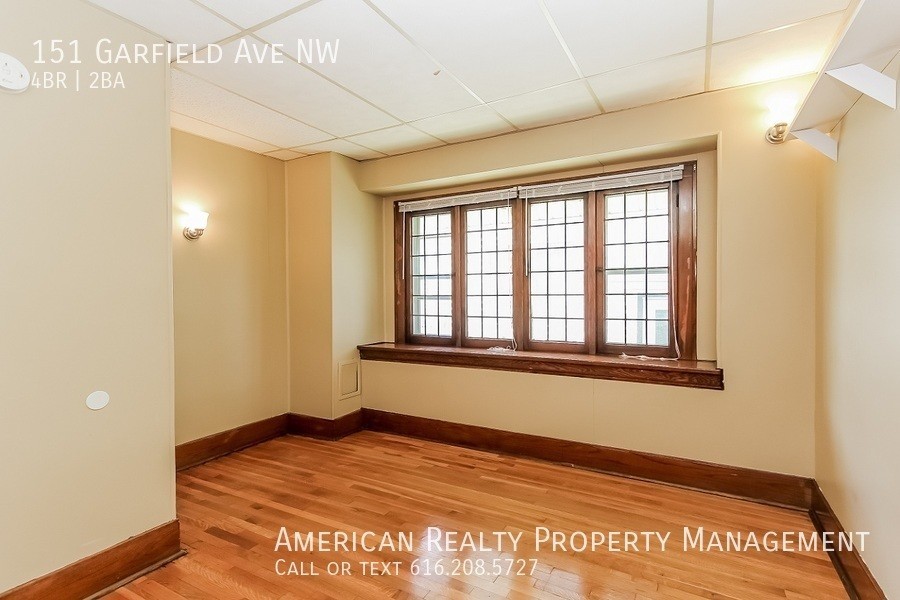 151 Garfield Ave Nw - Photo 7 of 19