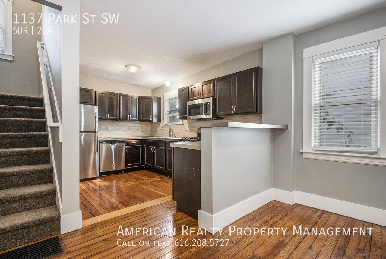 1137 Park St Sw - Photo 5 of 21