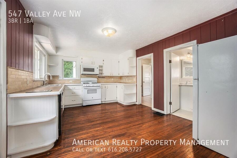 547 Valley Ave Nw - Photo 5 of 16