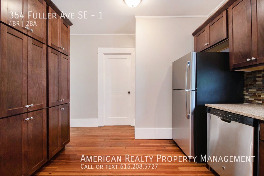 354 Fuller Ave Se #1 - Photo 5 of 18