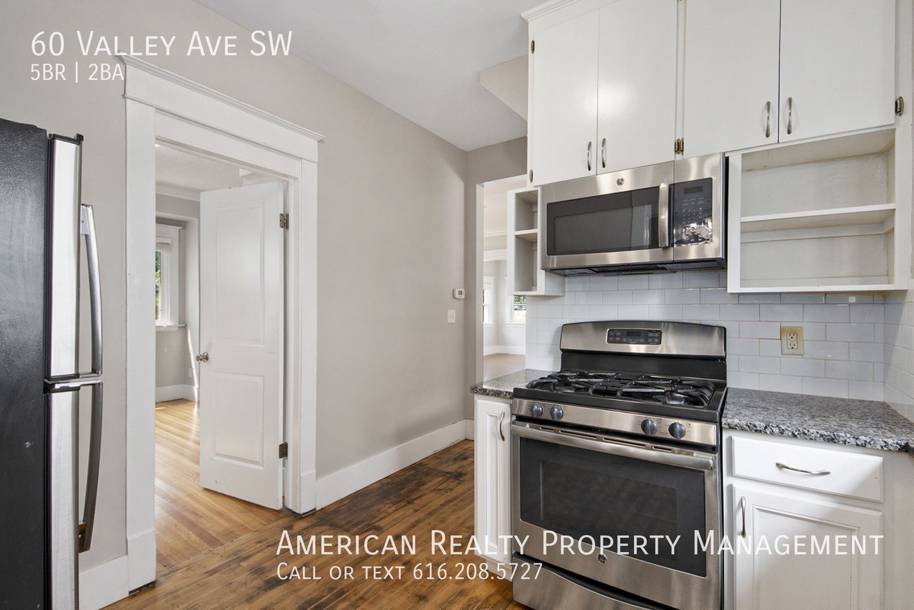 60 Valley Ave Sw - Photo 6 of 19