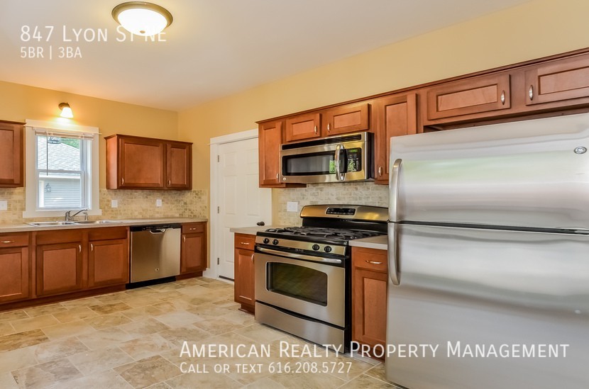847 Lyon St Ne - Photo 4 of 20