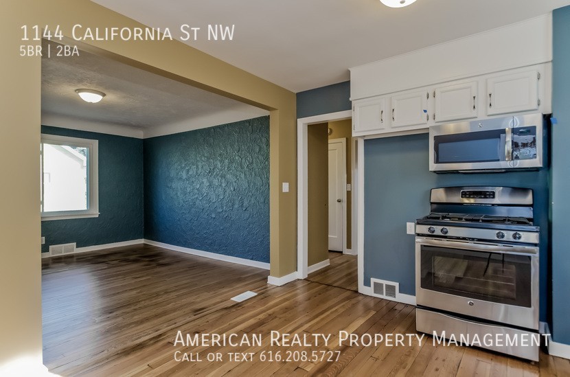 1144 California St Nw - Photo 2 of 18
