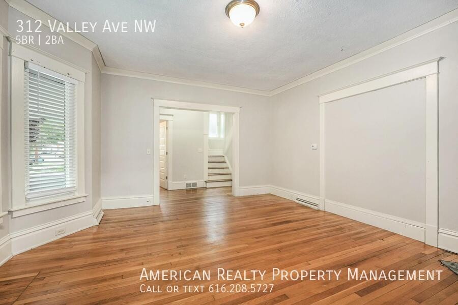 312 Valley Ave Nw - Photo 7 of 19