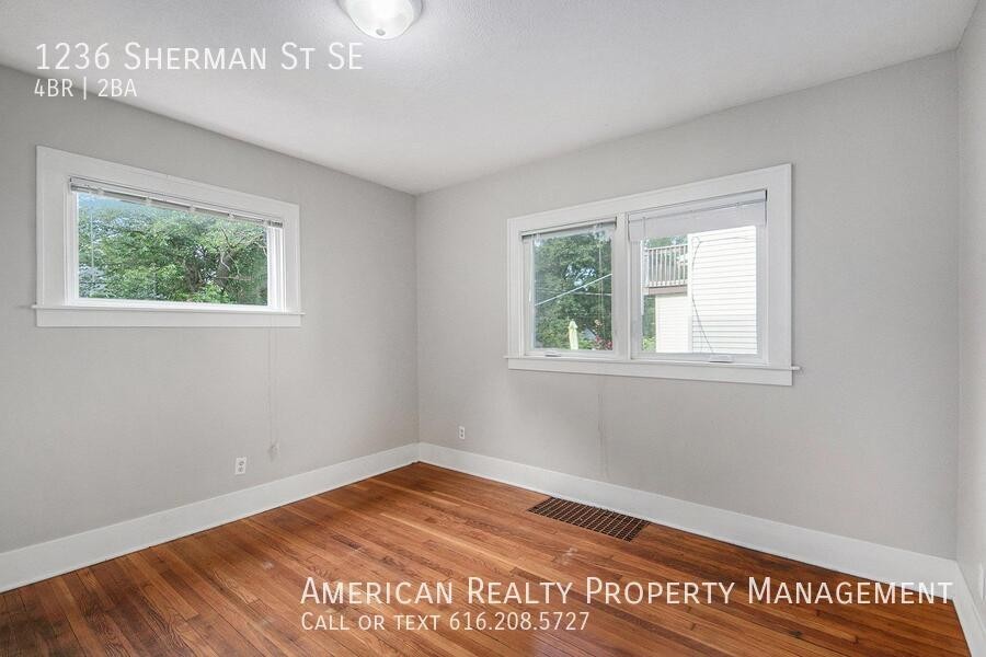 1236 Sherman St Se - Photo 6 of 18