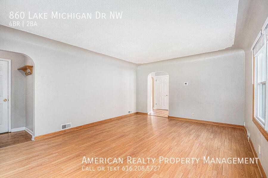 860 Lake Michigan Dr Nw - Photo 6 of 19